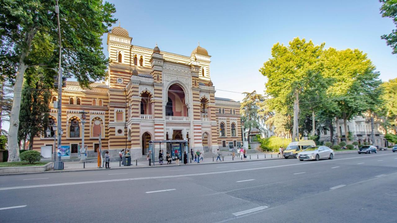 Near The Opera Apartment Tbilisi Exterior photo