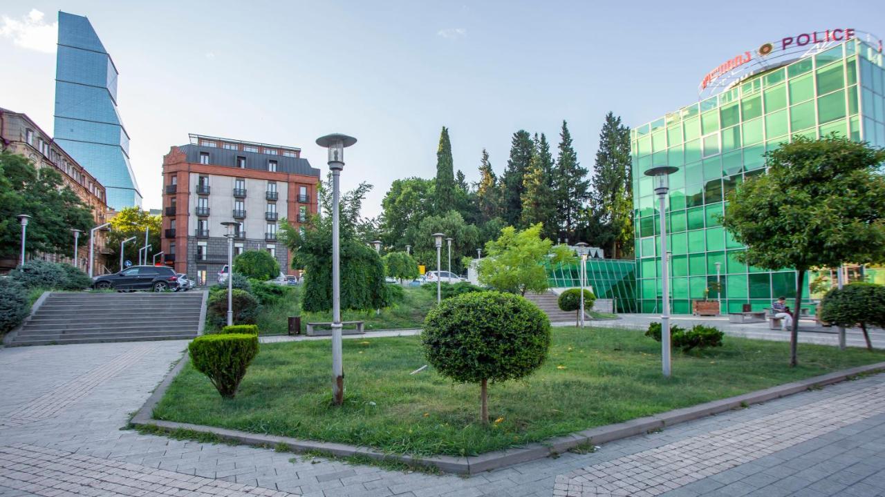 Near The Opera Apartment Tbilisi Exterior photo