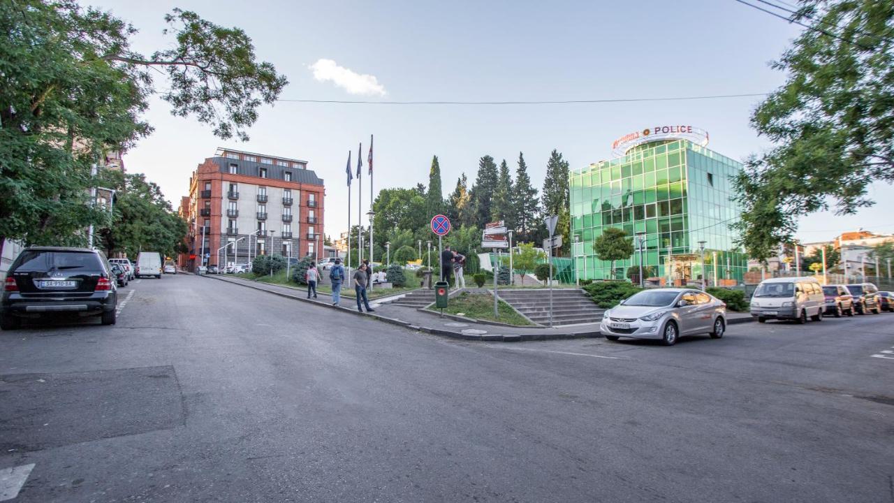 Near The Opera Apartment Tbilisi Exterior photo