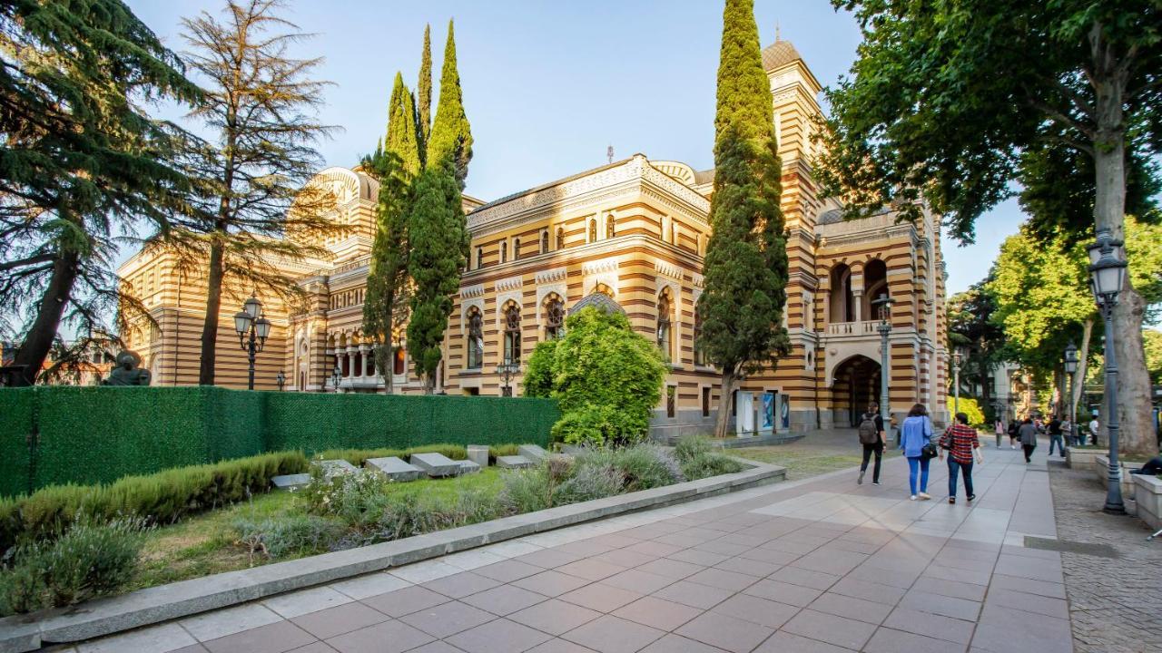 Near The Opera Apartment Tbilisi Exterior photo