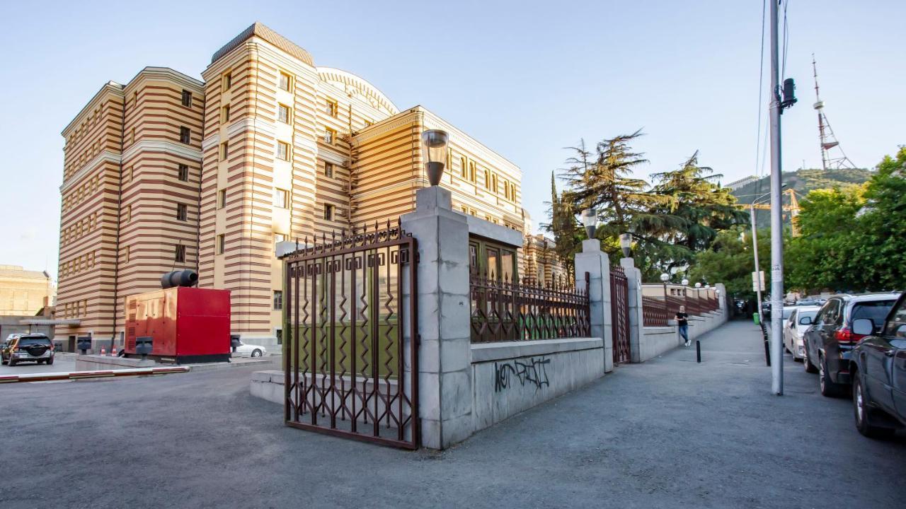 Near The Opera Apartment Tbilisi Exterior photo