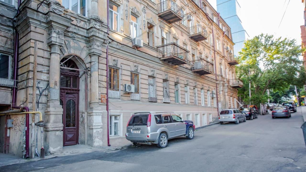 Near The Opera Apartment Tbilisi Exterior photo