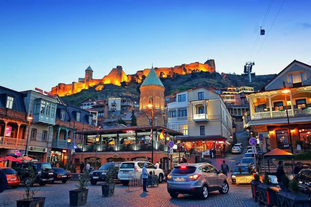 Near The Opera Apartment Tbilisi Exterior photo